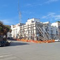 Piazza Municipio ostaggio dei ponteggi: l’appello per sbloccare l’infinito contenzioso e restituire decoro al centro di Andria