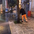 Intervento di ripulitura per parte di corso Cavour, via Martiti di Cefalonia e piazza Municipio