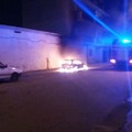 Incendiate due auto nella notte: nelle vie D'Azeglio e Accetta. I VIDEO