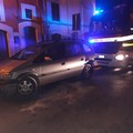 Incidente su via Porta Nuova angolo via Magellano: pericolo per un palo dell'illuminazione