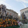 Festa patronale: tanti fedeli per la tradizionale processione con i simulacri di San Riccardo e della Madonna dei Miracoli