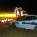 Pronti per compiere un colpo: ladri in azione abbandonano camion rubato nei pressi di Castel del Monte