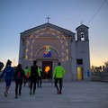 Il tradizionale fuoco ha accolto all'alba i fedeli per la festa di Santa Lucia