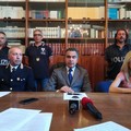 Spacciavano cocaina all'interno della villa comunale. Arrestati dalla Polizia di Stato