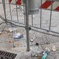 Sporcizia e degrado: piazza Duomo ripiomba nella sua anormalità