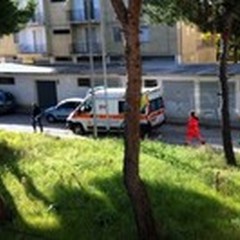 Precipita dal balcone in via Tertulliano: 67enne ferito