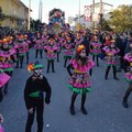 Andria si tinge di colori e speranza: la sfilata di Carnevale  "Costruttori di Pace " invade la città 