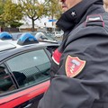 Ubriaco irrompe in una enoteca ad Andria: tempestivo intervento dei Carabinieri del nucleo radiomobile