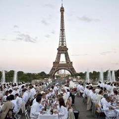 La  "Cena in Bianco " fa tappa ad Andria