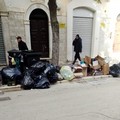 Cumuli di rifiuti assediano corso Cavour: "E' indegno che questo accada nel salotto buono di Andria"