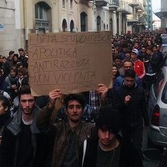 Studenti in piazza: «Non siamo con i forconi, ma accanto ai lavoratori»