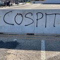 Scritte di solidarietà per Alfredo Cospito in largo Ceruti