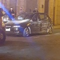 Incidente in via Orsini: auto finisce fuori strada, ferito un giovane 22enne