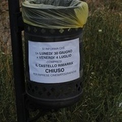 Castel del Monte chiuso: un solo avviso sui bidoni dei rifiuti