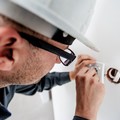 Accessori per impianti elettrici: guaine, fascette e altri utensili fondamentali