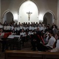 Il Coro e Orchestra  "Anni Verdi " della scuola  "Cafaro " si esibisce nella chiesa SS. Annunziata