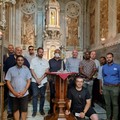 Il Vescovo Giovanni Massaro e i giovani preti di Avezzano in visita presso la Cattedrale di Andria