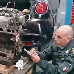 Auto rubate nel nord barese: la Finanza sequestra officina a Bisceglie