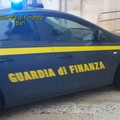 Droga ed armi intercettati in un carico dalle Fiamme Gialle