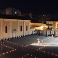 Via Crucis con i giovani nel cortile dell’Oratorio Salesiano insieme al Vescovo Luigi