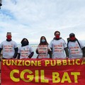 Oss e precari della sanità, la Fp Cgil Bat in sit in davanti al Consiglio regionale