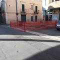 Cedimento in via Garibaldi angolo via Piemonte: ma non è niente di grave