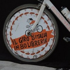 Giro d'Italia in 80 librerie: bici e lettura per scoprire i  "tesori "