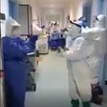 Paziente andriese lascia il reparto Covid dopo 22 giorni, l'applauso del personale sanitario