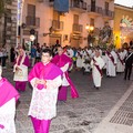 Migliaia di fedeli hanno accolto la processione dei Santi Patroni