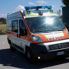 Auto fuori strada sulla  "Andria-Trani ": due 20enni feriti