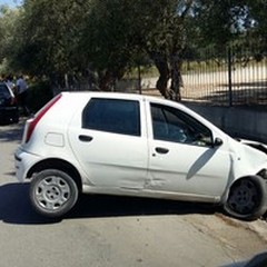 Perde il controllo dell'auto: incidente sulla SS98 Bis, un ferito