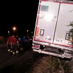 Camion fuori strada sulla SP 231: ferito un andriese