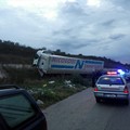 Incidente sulla SP231: tir fuoristrada, conducente andriese illeso