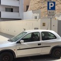 Stalli per biciclette e ciclomotori invasi dalle autovetture