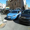 Auto si ribalta in piazza Ruggero Settimo per una mancata precedenza