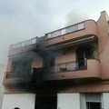 Incendio in via Antonio Pastore: cinque squadre di Vigili del Fuoco al lavoro