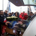 La Curva Nord saluta Marco. In centinaia al suo funerale
