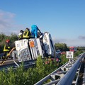 A/14 bloccata nei pressi di Canosa: camion ribaltato traffico bloccato