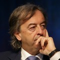 Covid, Burioni:  "Sottoporre pazienti alla somministrazione di un vaccino sperimentale è rischioso "