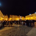 Un diverbio stradale fa accorrere in piazza Catuma una moltitudine di gente