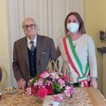 Auguri al dott. Michele Di Noia, il nuovo nonno centenario di Andria. Il video della festa
