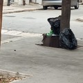 I rifiuti nelle piazzette di via Annunziata ad Andria