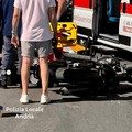 Automobile e moto, incidente in via Catullo. La Polizia locale sul posto