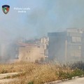 Incendio di sterpaglie: intervento di Polizia locale e Vigili del fuoco