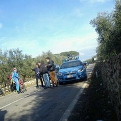 Cade un gruppo di ciclisti: un 50enne andriese ferito