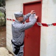 Manufatti illeciti nei pressi di Castel del Monte: andriese e coratino denunciati