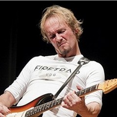 Seminario di Luca Colombo, ad Andria il chitarrista del Festival di Sanremo e di Eros Ramazzotti