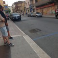 Via Napoli: per il forte vento cade palo della pubblica illuminazione