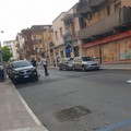 Via Napoli: per il forte vento cade palo della pubblica illuminazione