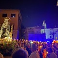 Processione Madonna dei Miracoli:  "È la Sua notte.  Chiediamo Pace. Camminiamo per la Pace "